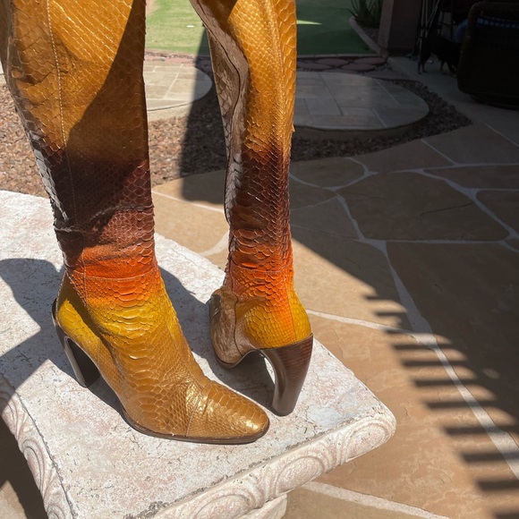 Fendi women’s Python boots - Picture 5 of 16